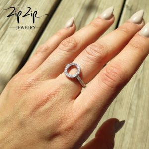 טבעת כסף 925 ''מעגל החיים" מעוטרת אבני זרקון