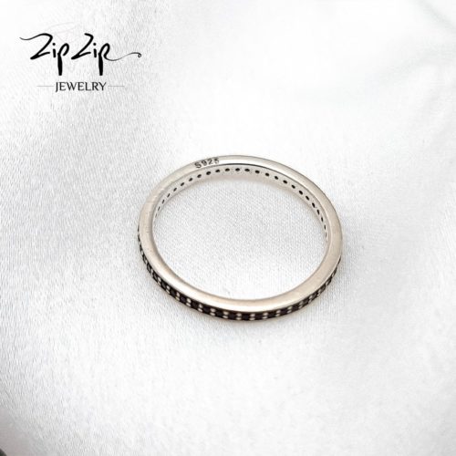 טבעת כסף 925 "לולו" משובצת אבני CZ שחור RZ429