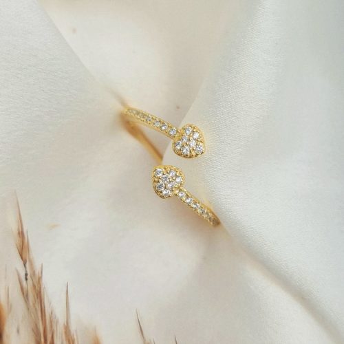 טבעת כסף 925 בציפוי זהב "אמור" גמישה לבבות משובצים
