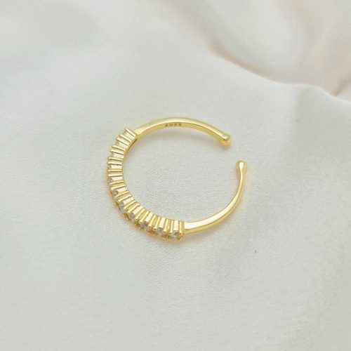 טבעת כסף 925 בציפוי זהב "נואל" גמישה שיבוץ גבוה