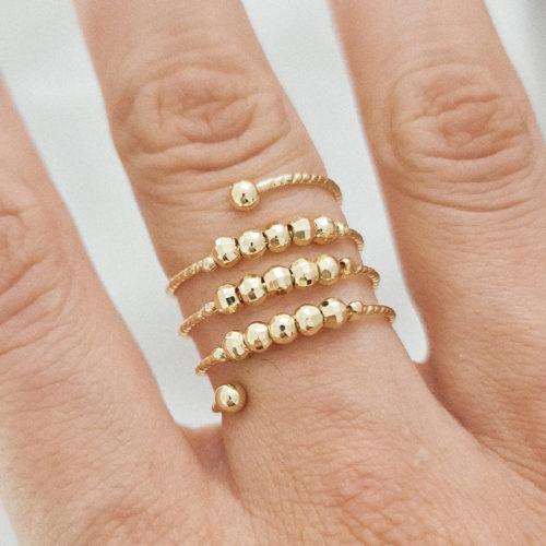 טבעת ציפוי זהב "קים" גמישה מסולסלת
